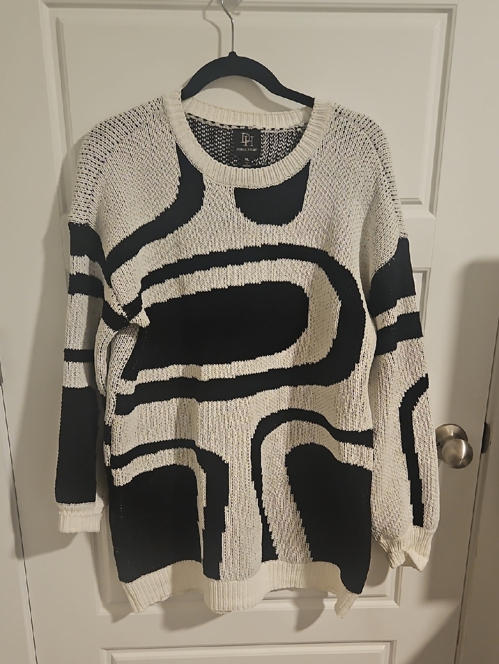 Derek Heart Black & Cream Abstract Crewneck Sweater